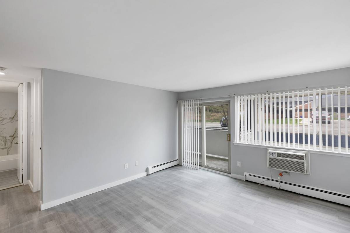 Apartment for rent at 4312 & 4316 W, Royal Oak, MI 48073