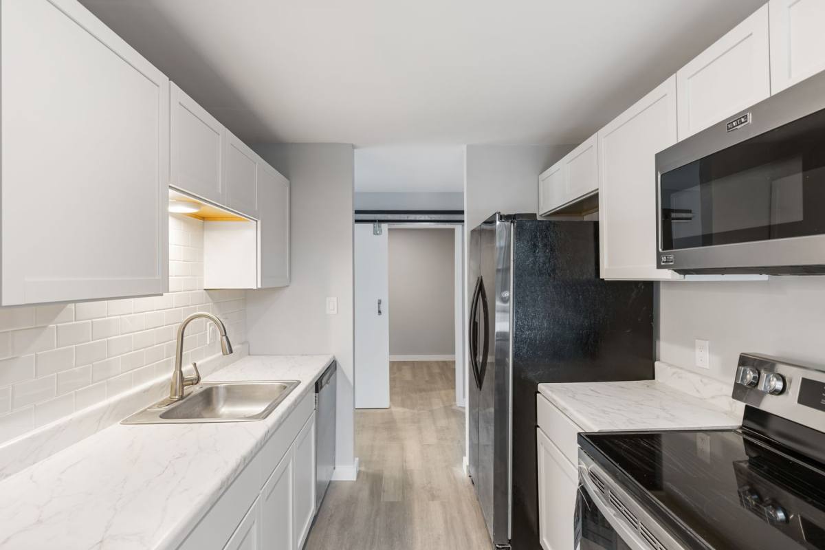 Apartment for rent at 4312 & 4316 W, Royal Oak, MI 48073