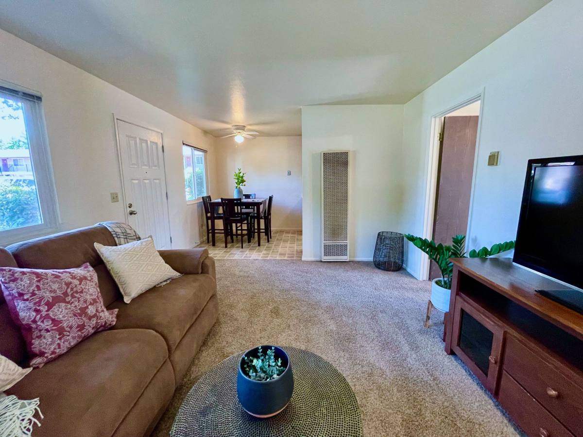 Apartment for rent at 1013 W 7th St, Chico, CA 95928