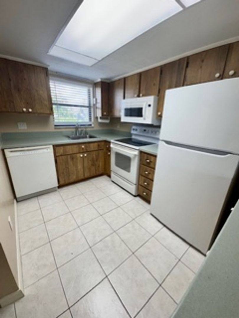 Condo for rent at 16805 Davis Rd, Fort Myers, FL 33908