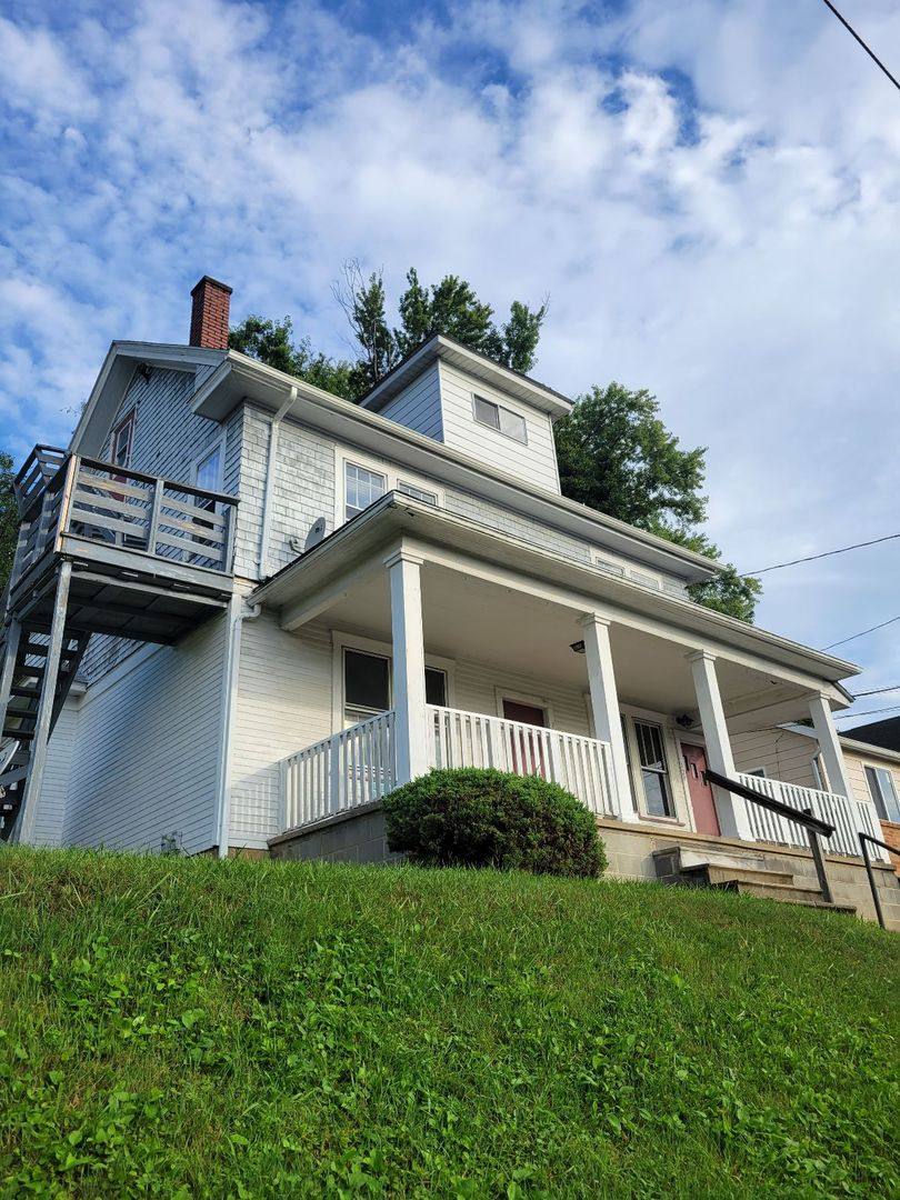 Apartment for rent at 721 - 727 Louise Ave, Morgantown, WV 26505