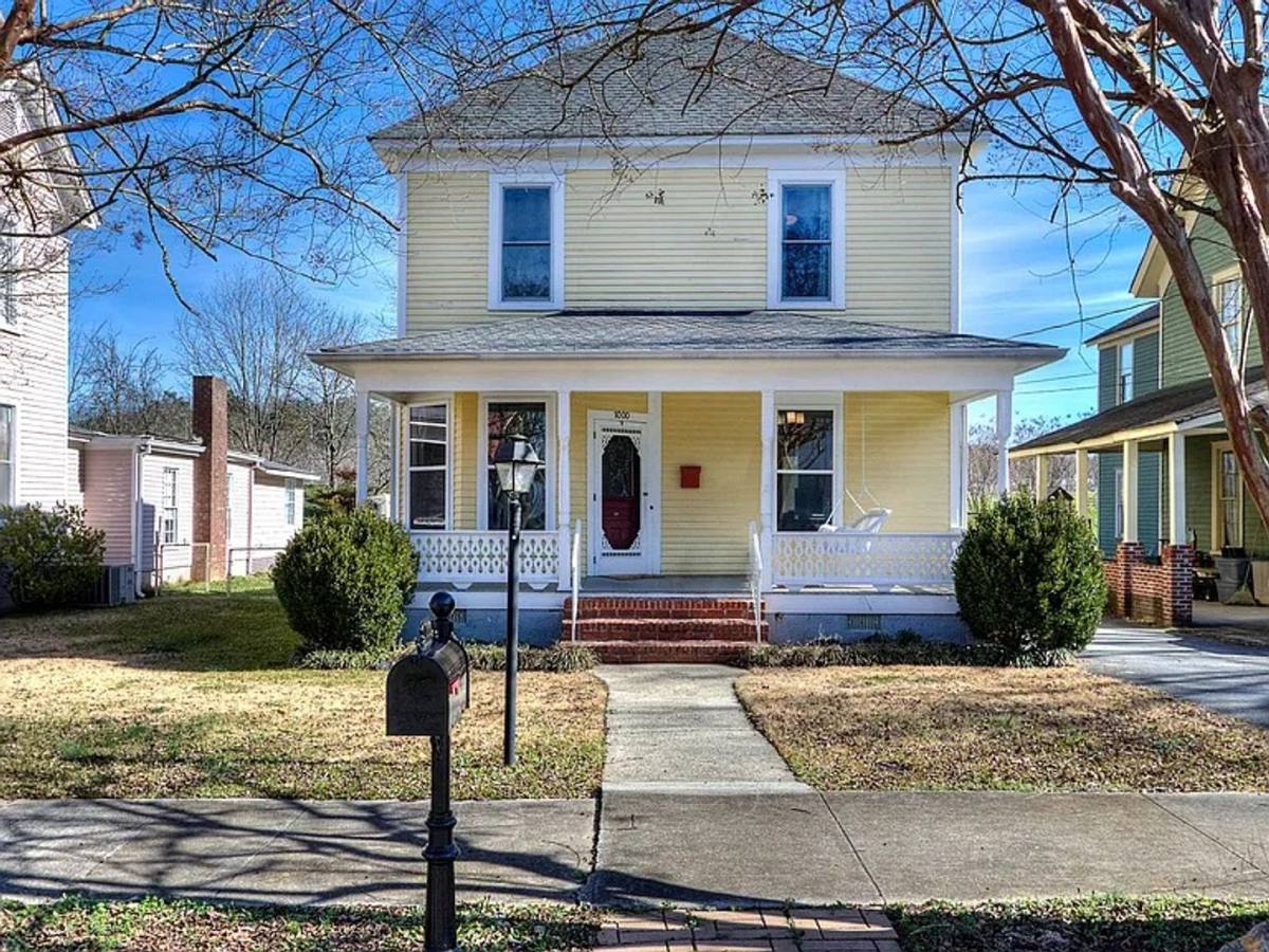 House for rent at 1000 Ave A, Rome, GA 30165