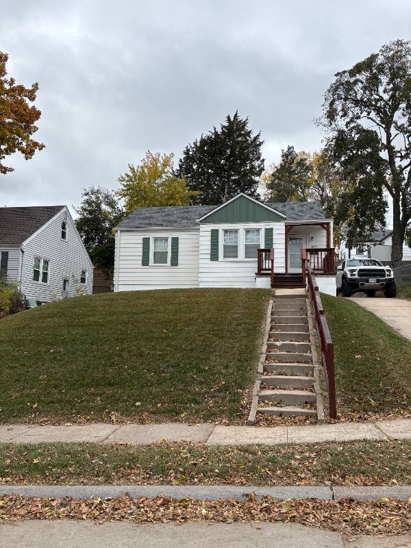 House for rent at 1324 S 51st Ave, Omaha, NE 68106