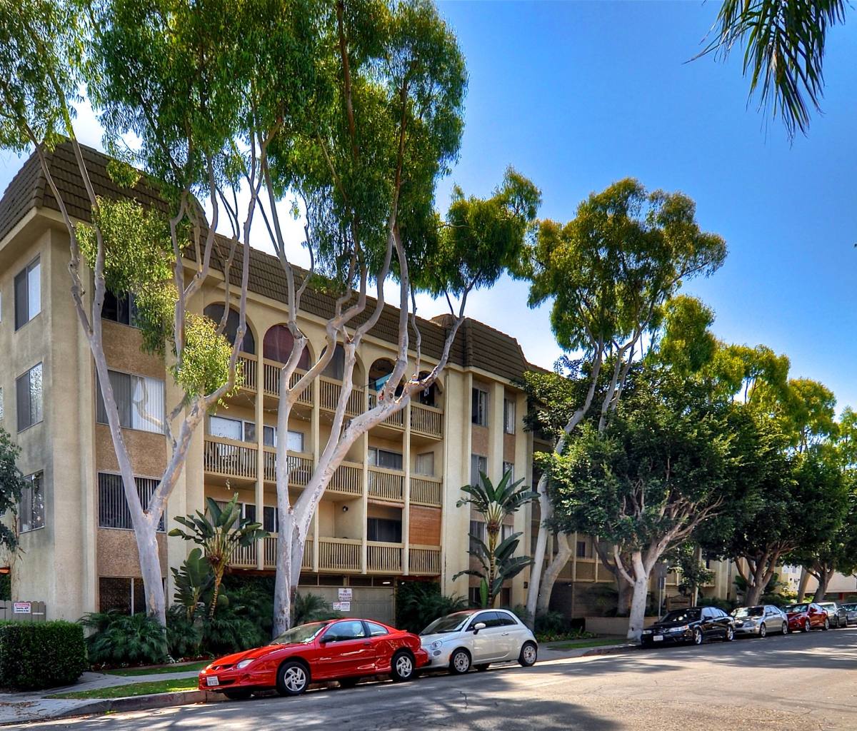 Apartment for rent at 212 Euclid Ave, Long Beach, CA 90803