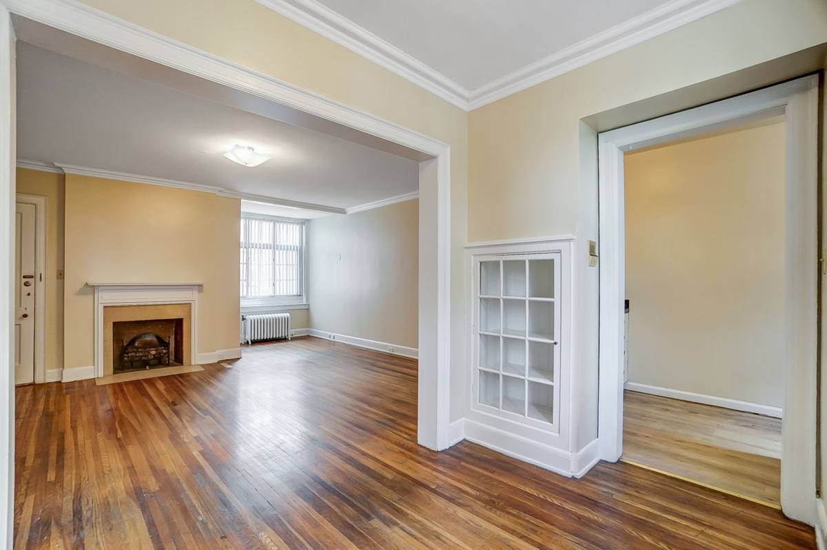 Apartment for rent at 1160 -1190 E Broad St, Columbus, OH 43205