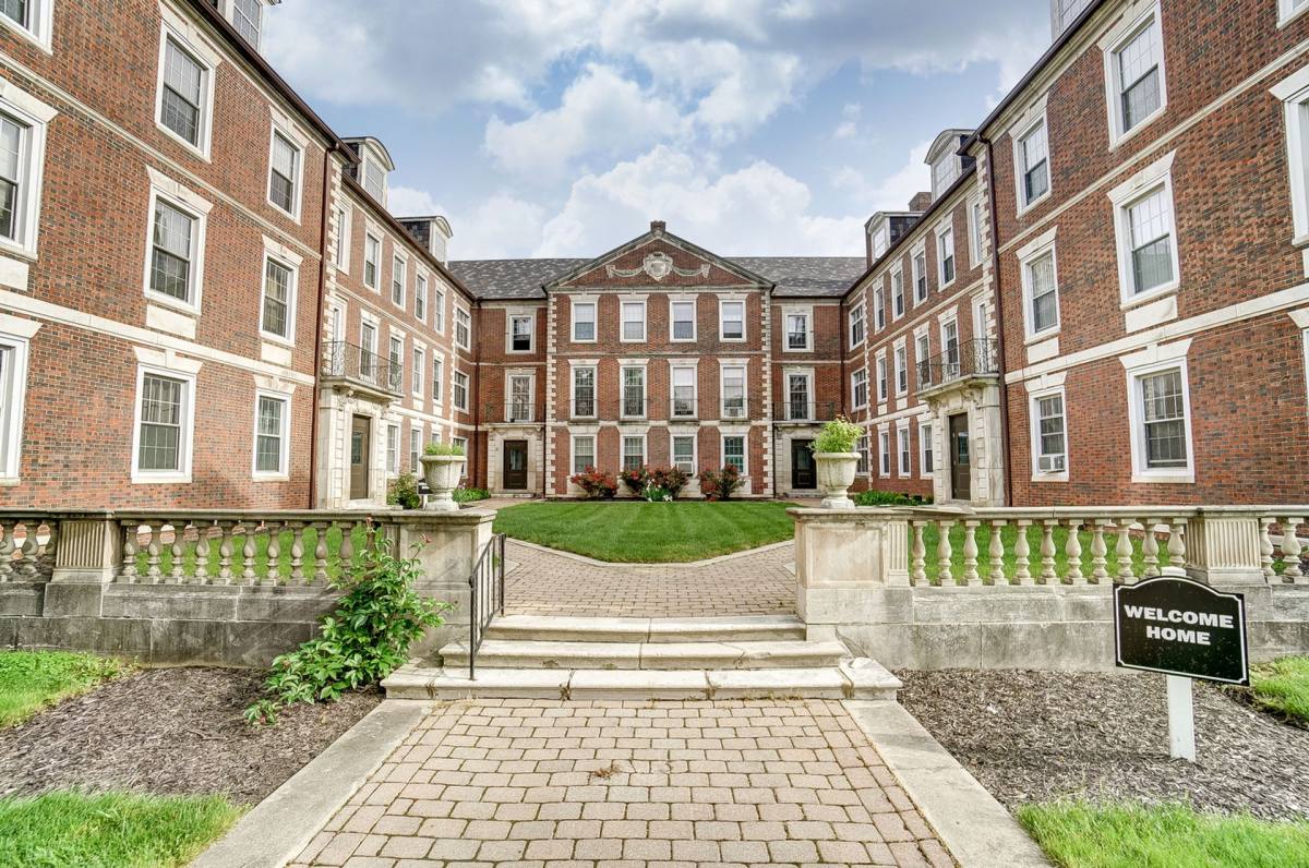 Apartment for rent at 1160 -1190 E Broad St, Columbus, OH 43205