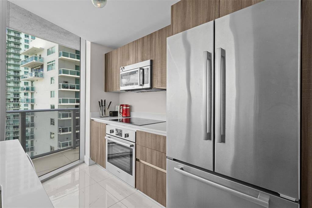 Apartment for rent at 488 NE 18th St, Miami, FL 33132