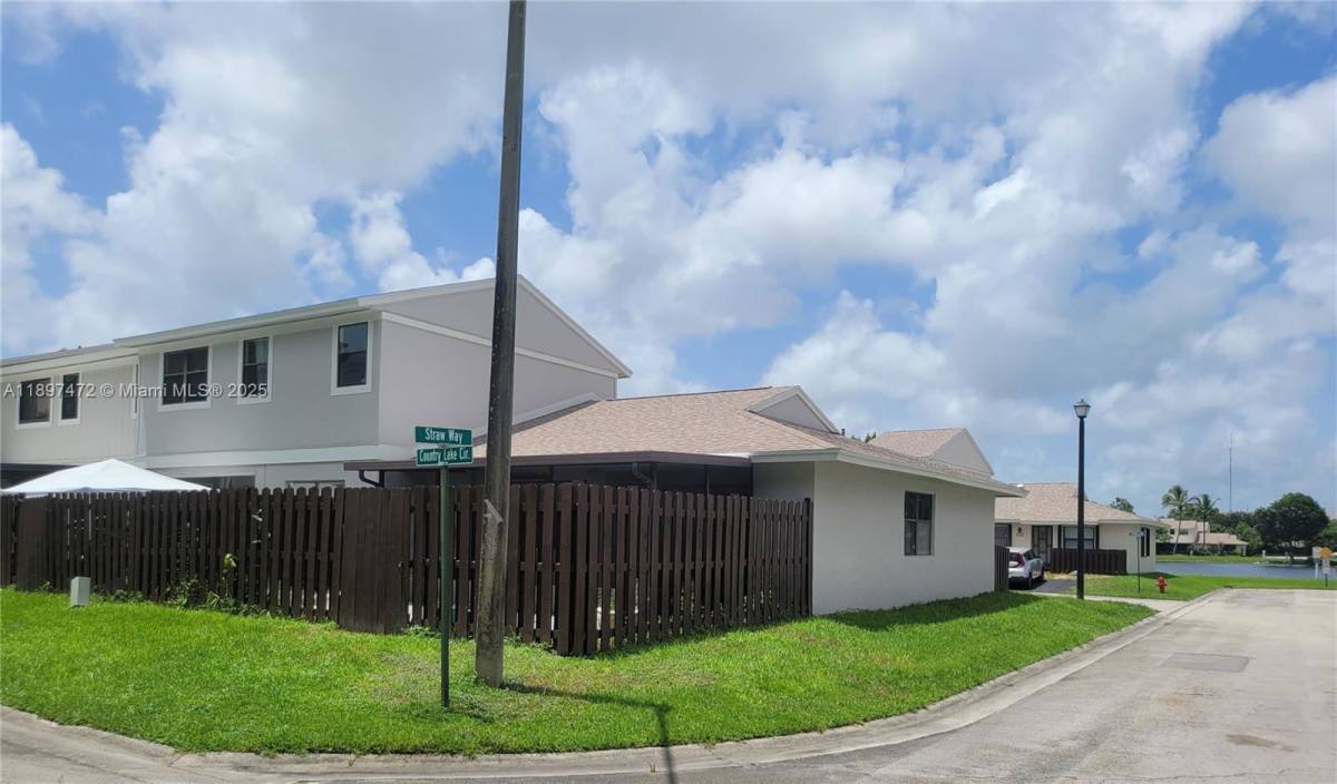 House for rent at 5318 Tennis Lane, Delray Beach, FL 33484