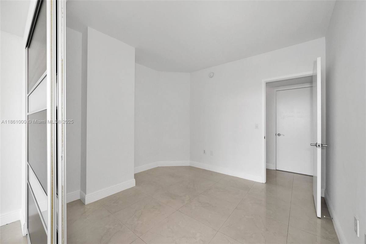 Apartment for rent at 3001 Turnberry Way #1831, Miami, FL 33180