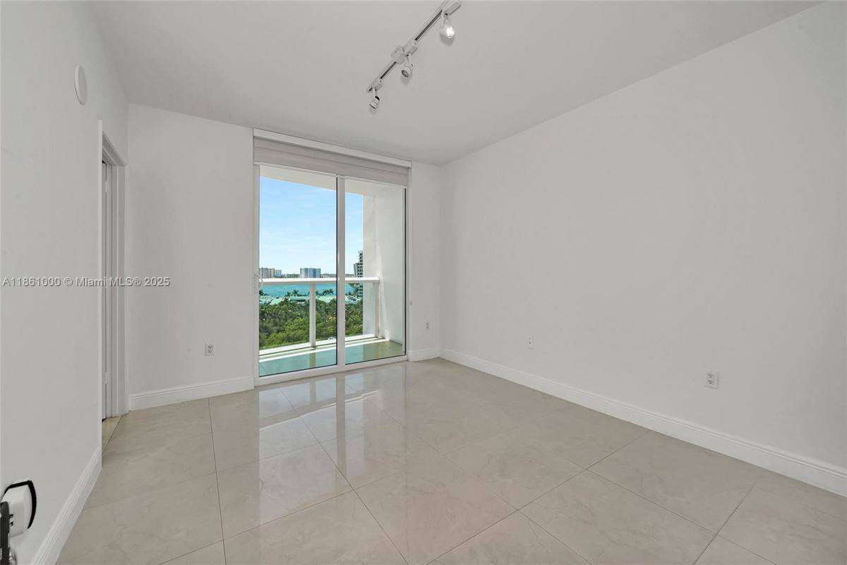 Apartment for rent at 3001 Turnberry Way #1831, Miami, FL 33180