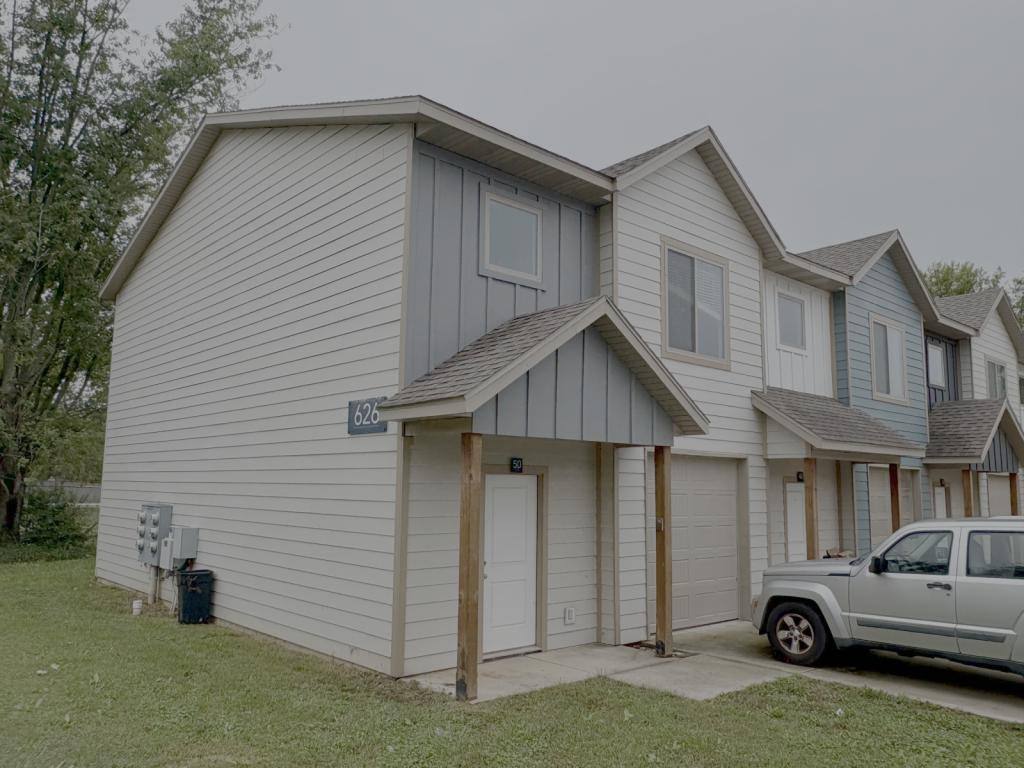 Townhouse for rent at 626 N College St, Siloam Springs, AR 72761