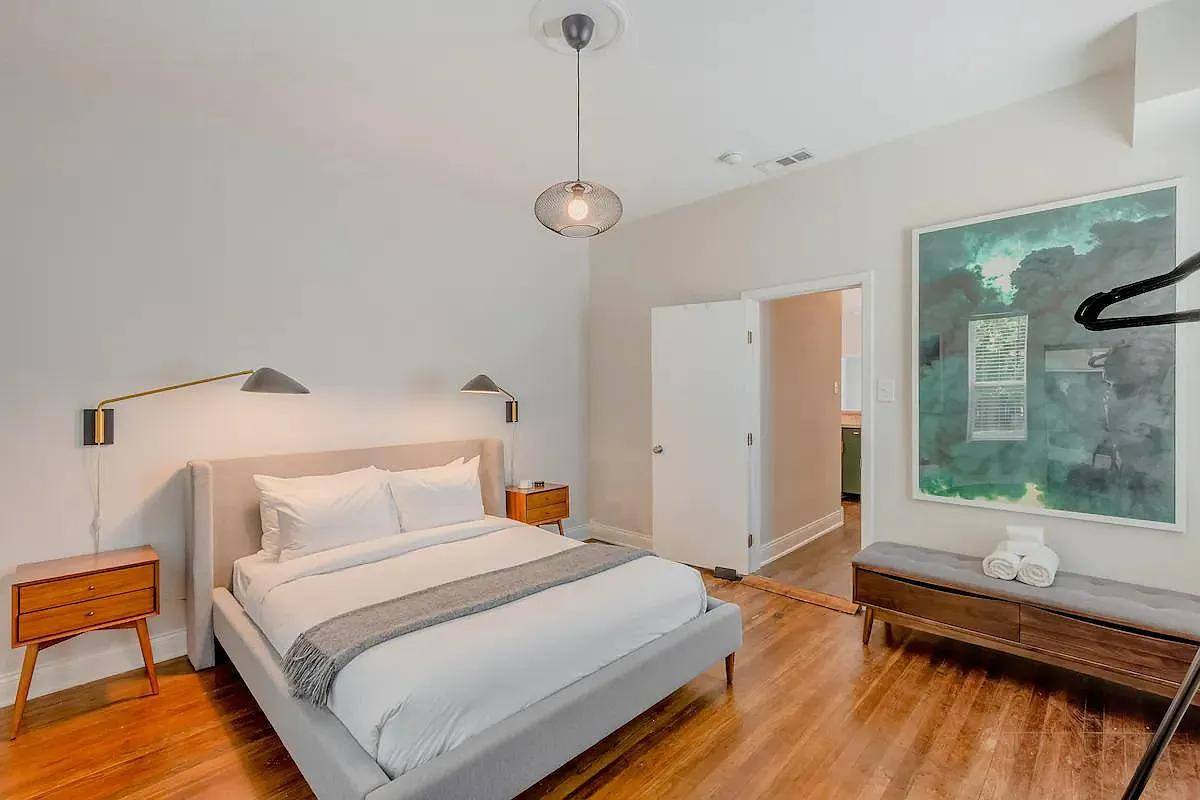 Apartment for rent at 1704 S Akard St, Dallas, TX 75215