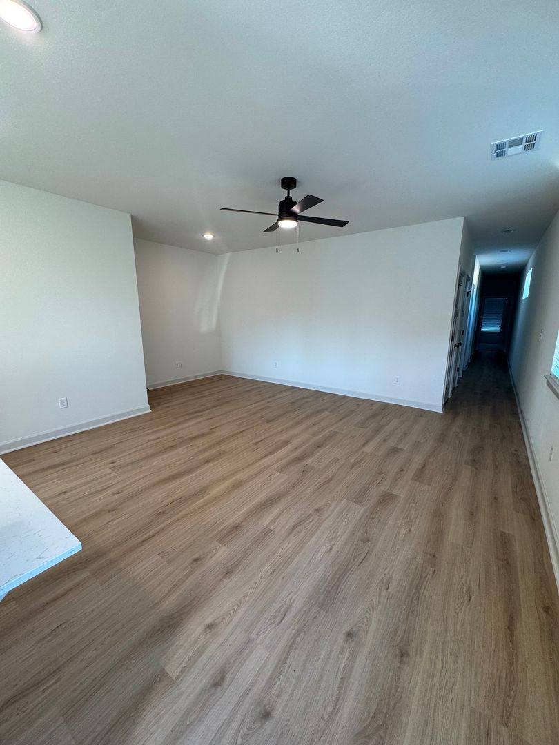 816 N Main St, Broken Arrow, OK 74012 - Townhouse For Rent - Image 3