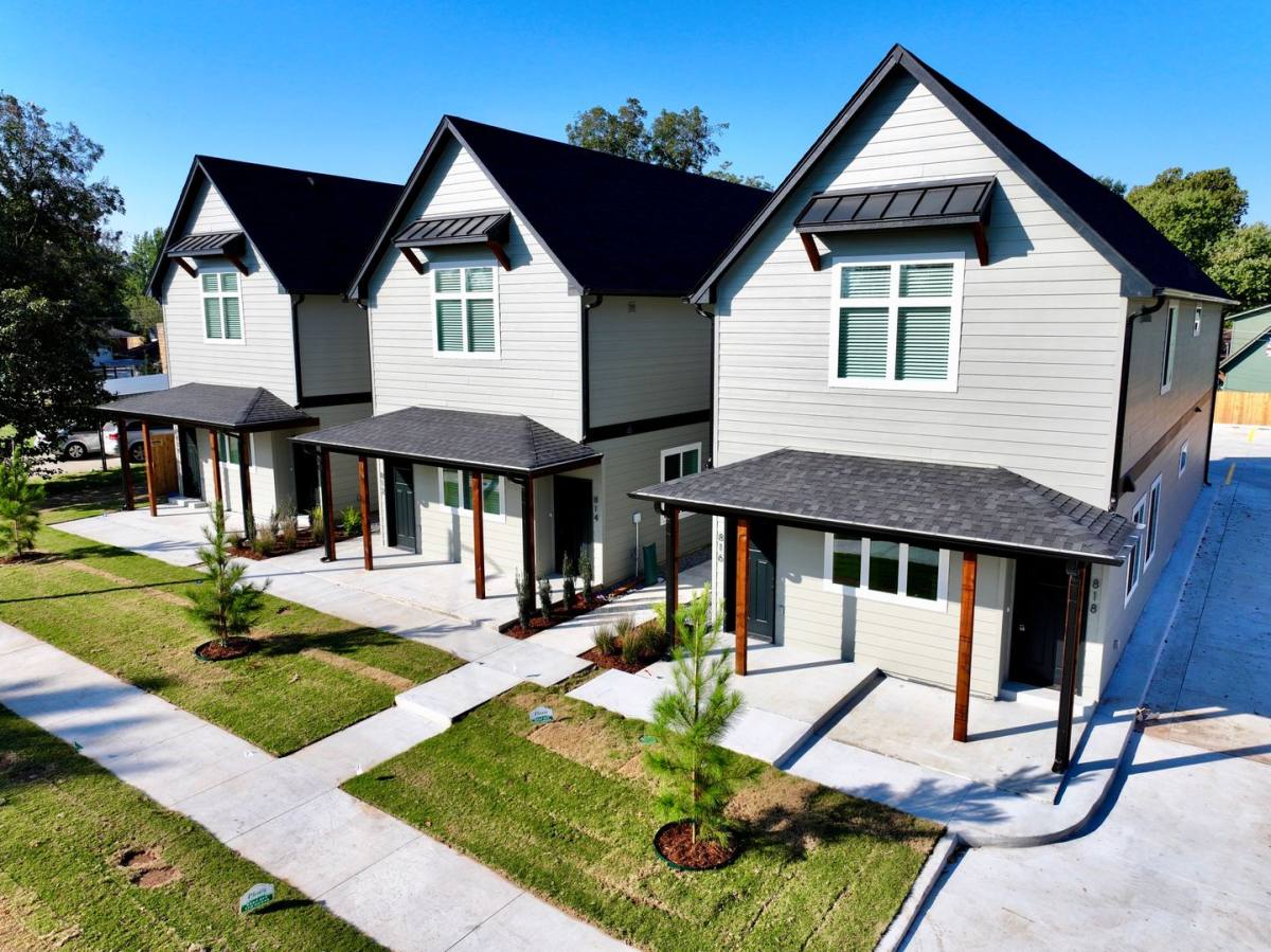 816 N Main St, Broken Arrow, OK 74012 - Townhouse For Rent - Image 2