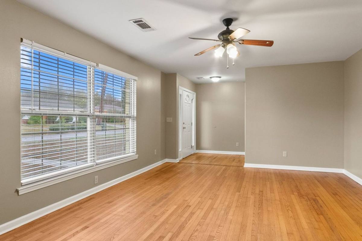 House for rent at 242 Cedar Crest, Tuscaloosa, AL 35401