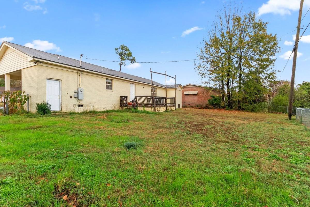 House for rent at 242 Cedar Crest, Tuscaloosa, AL 35401