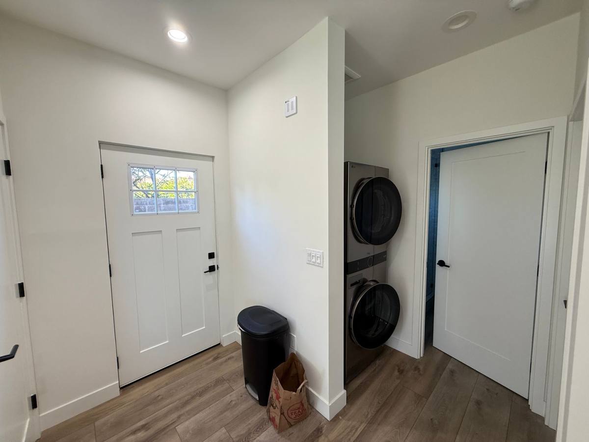 Townhouse for rent at 6257 Stewart St, San Diego, CA 92115