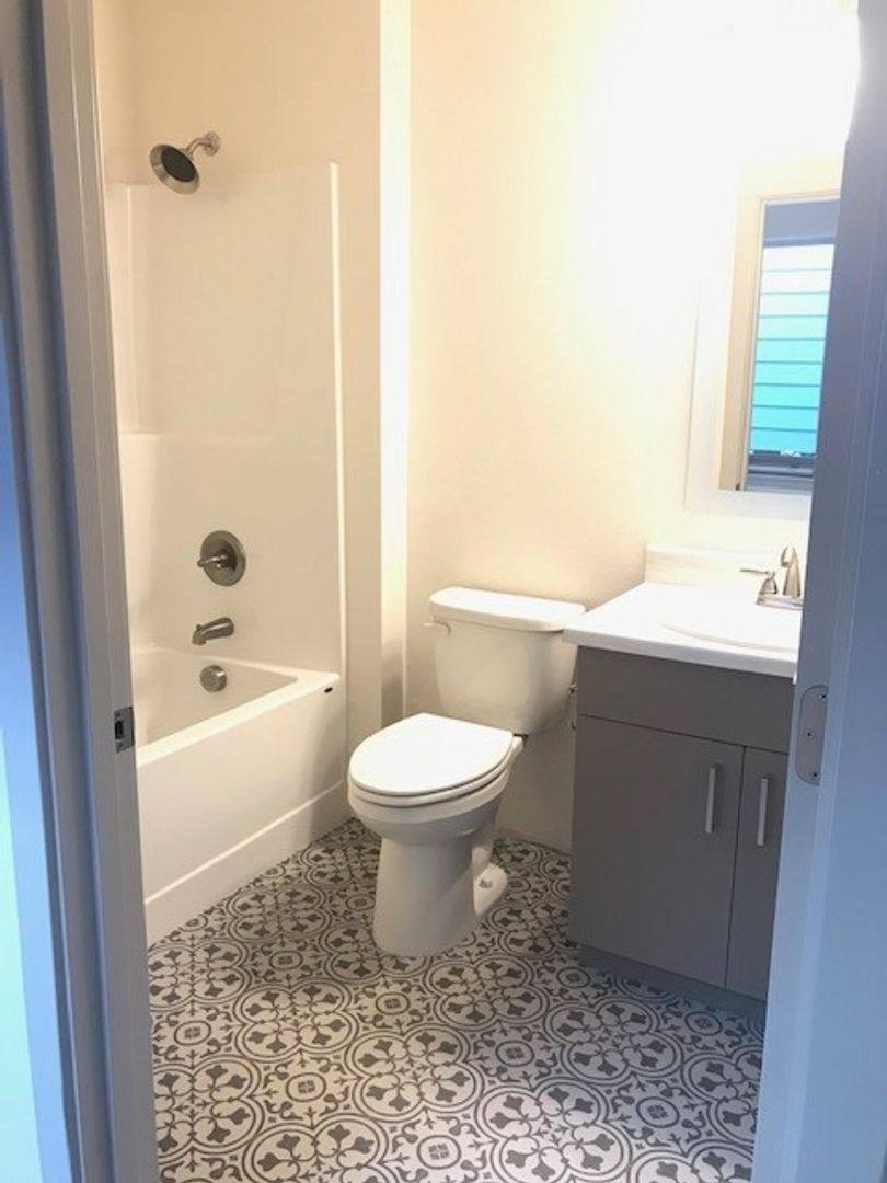 Apartment for rent at 651 Fair Oaks Ave, Ashland, OR 97520