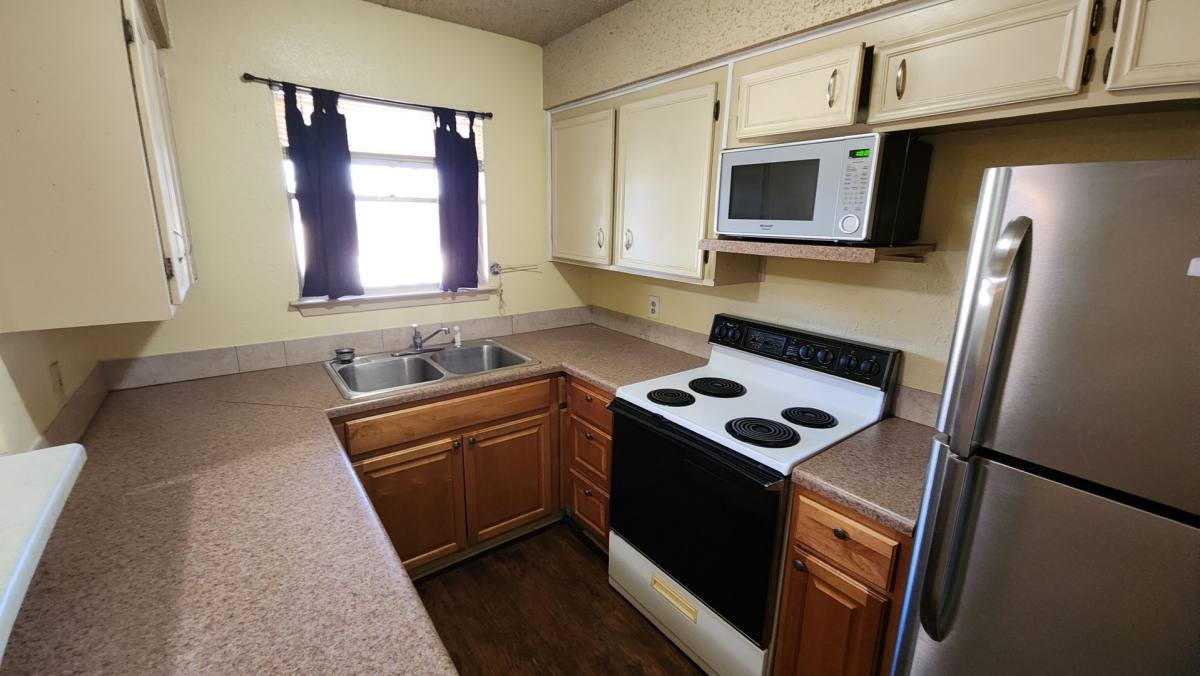 Townhouse for rent at 208 N Vanderveer St #4, Burnet, TX 78611