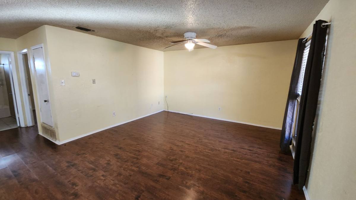 Townhouse for rent at 208 N Vanderveer St #4, Burnet, TX 78611