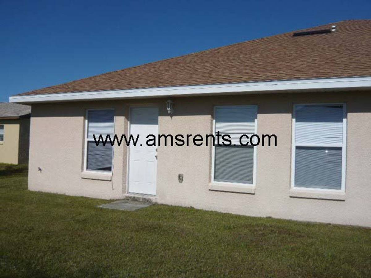 Apartment for rent at 539 Albatross Dr, Kissimmee, FL 34759
