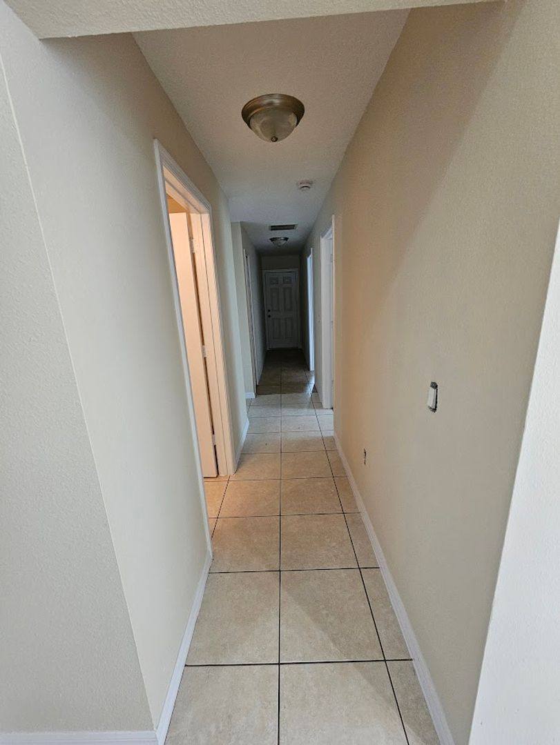 Apartment for rent at 539 Albatross Dr, Kissimmee, FL 34759