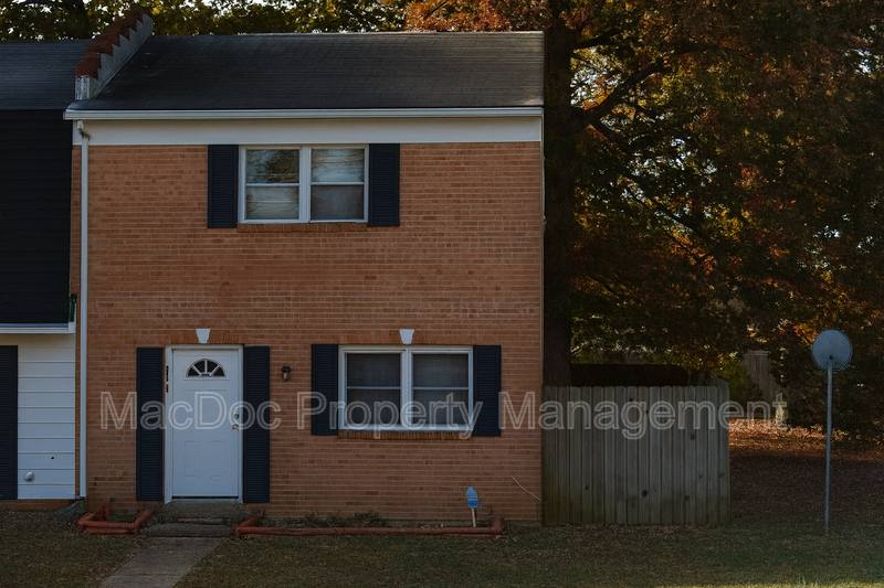 Townhouse for rent at 914 Anvil Rd, Fredericksburg, VA 22405