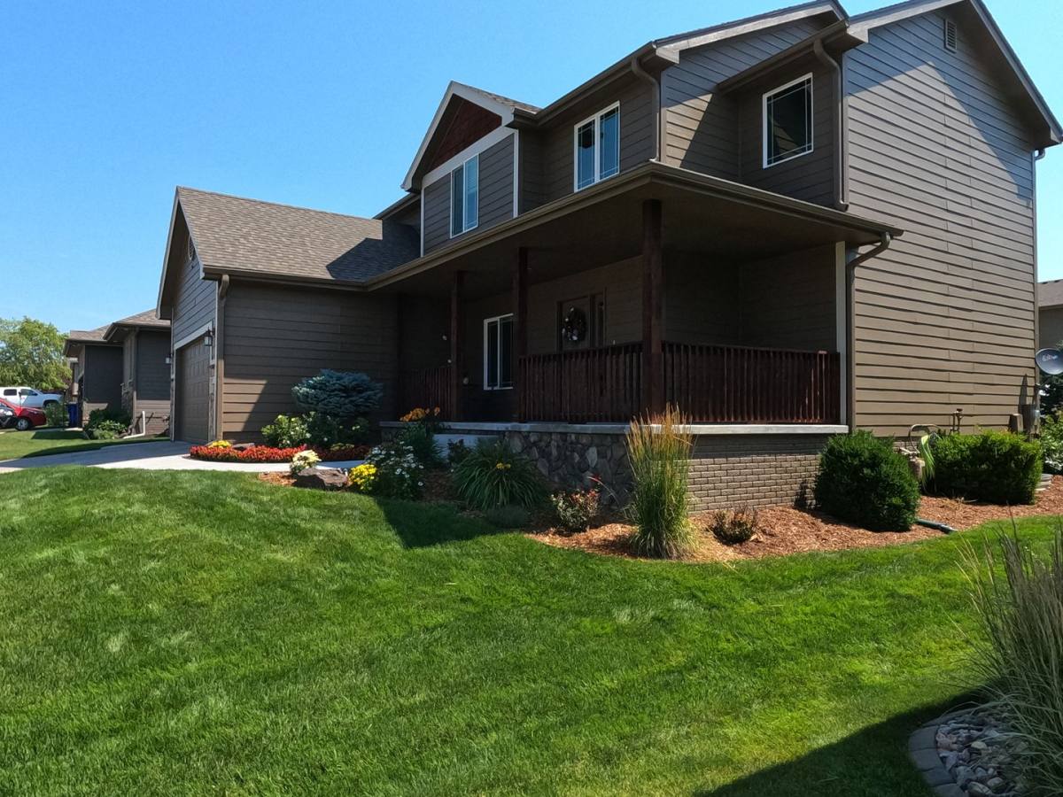 House for rent at 8507 S 106th St, La Vista, NE 68128