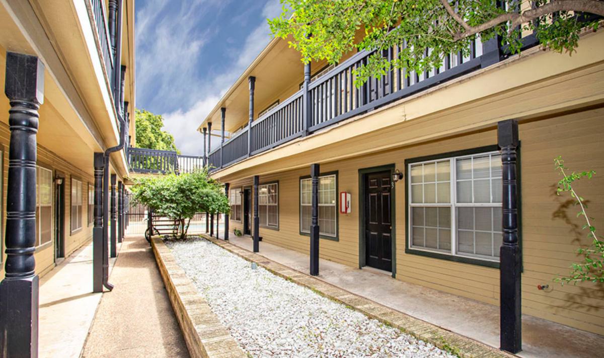 Apartment for rent at 1326 S 11th St, Waco, TX 76706