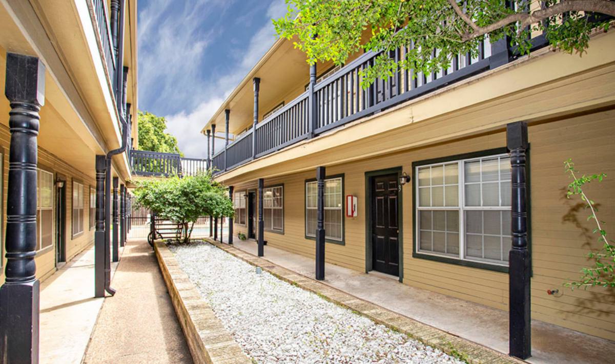 Apartment for rent at 1326 S 11th St, Waco, TX 76706