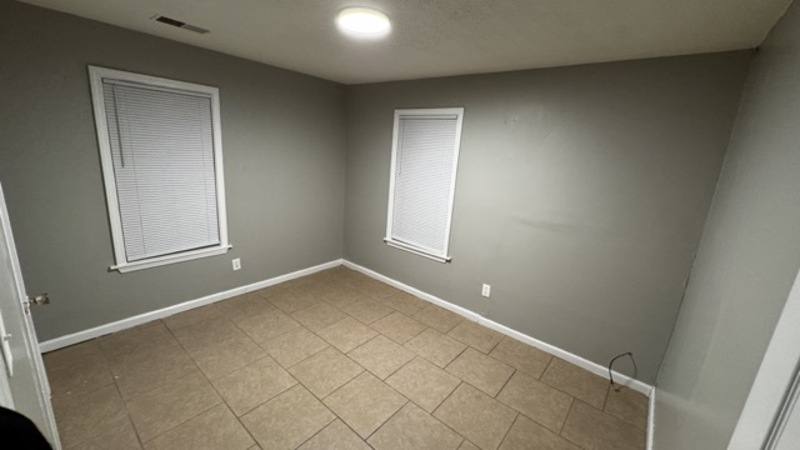 House for rent at 1496 Oakwood St, Memphis, TN 38108