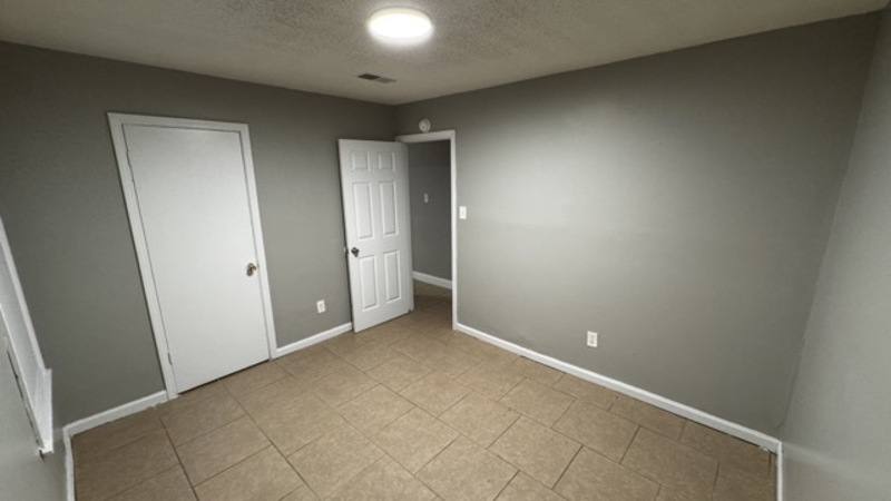 House for rent at 1496 Oakwood St, Memphis, TN 38108