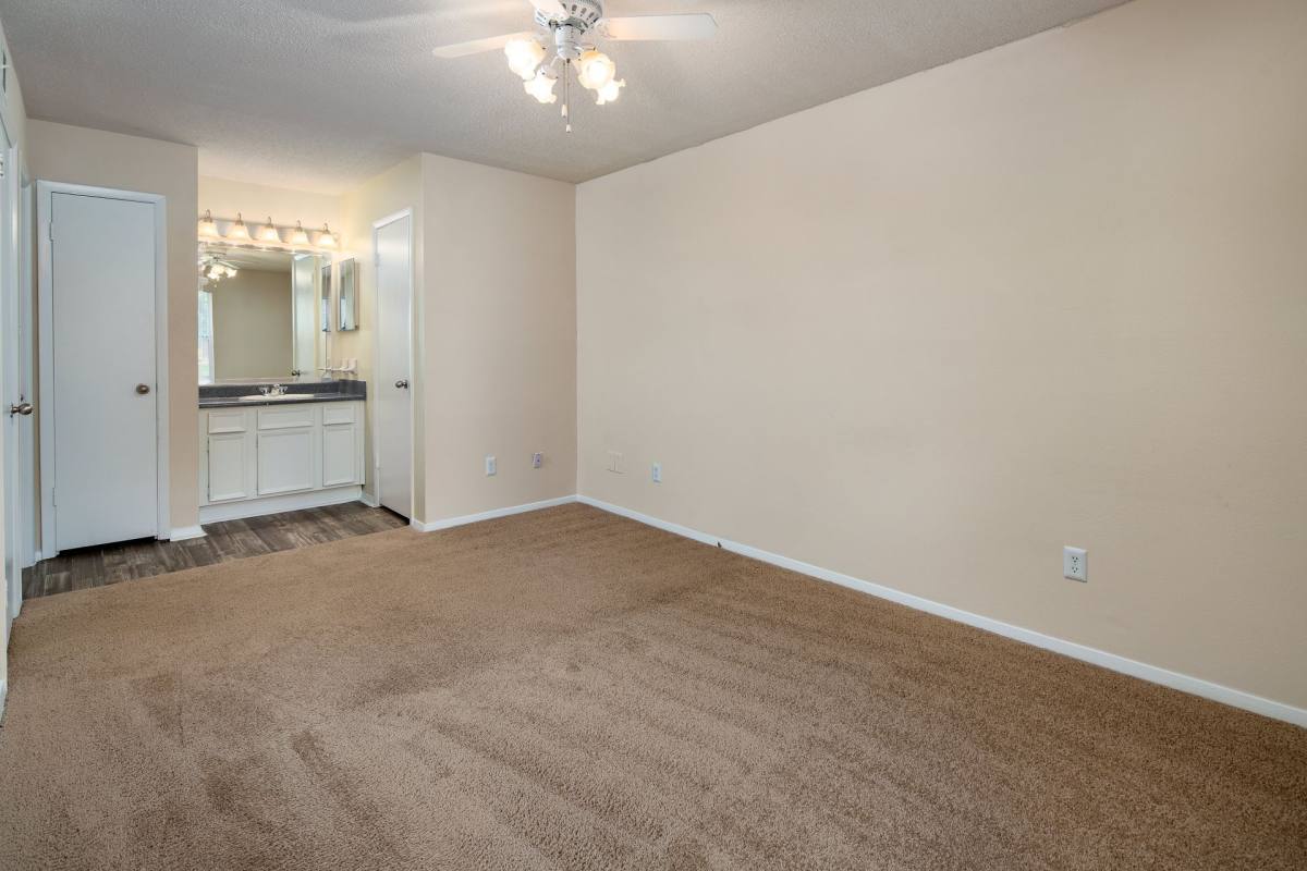 Apartment for rent at 11910 White Bluff Rd, Savannah, GA 31419
