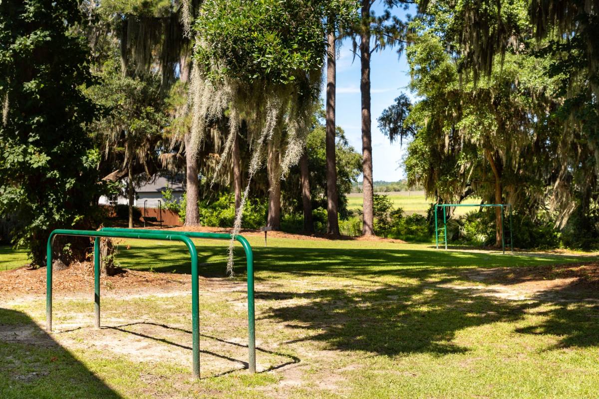 Apartment for rent at 11910 White Bluff Rd, Savannah, GA 31419