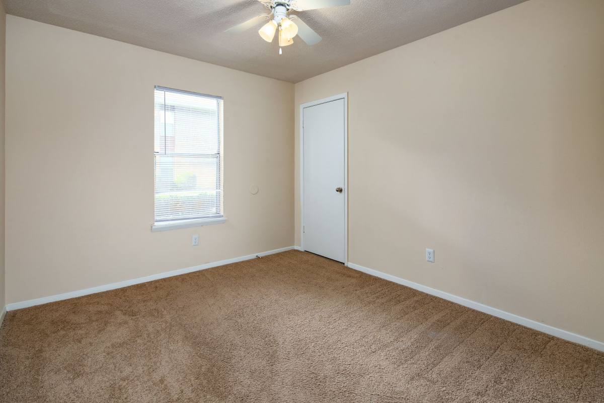 Apartment for rent at 11910 White Bluff Rd, Savannah, GA 31419
