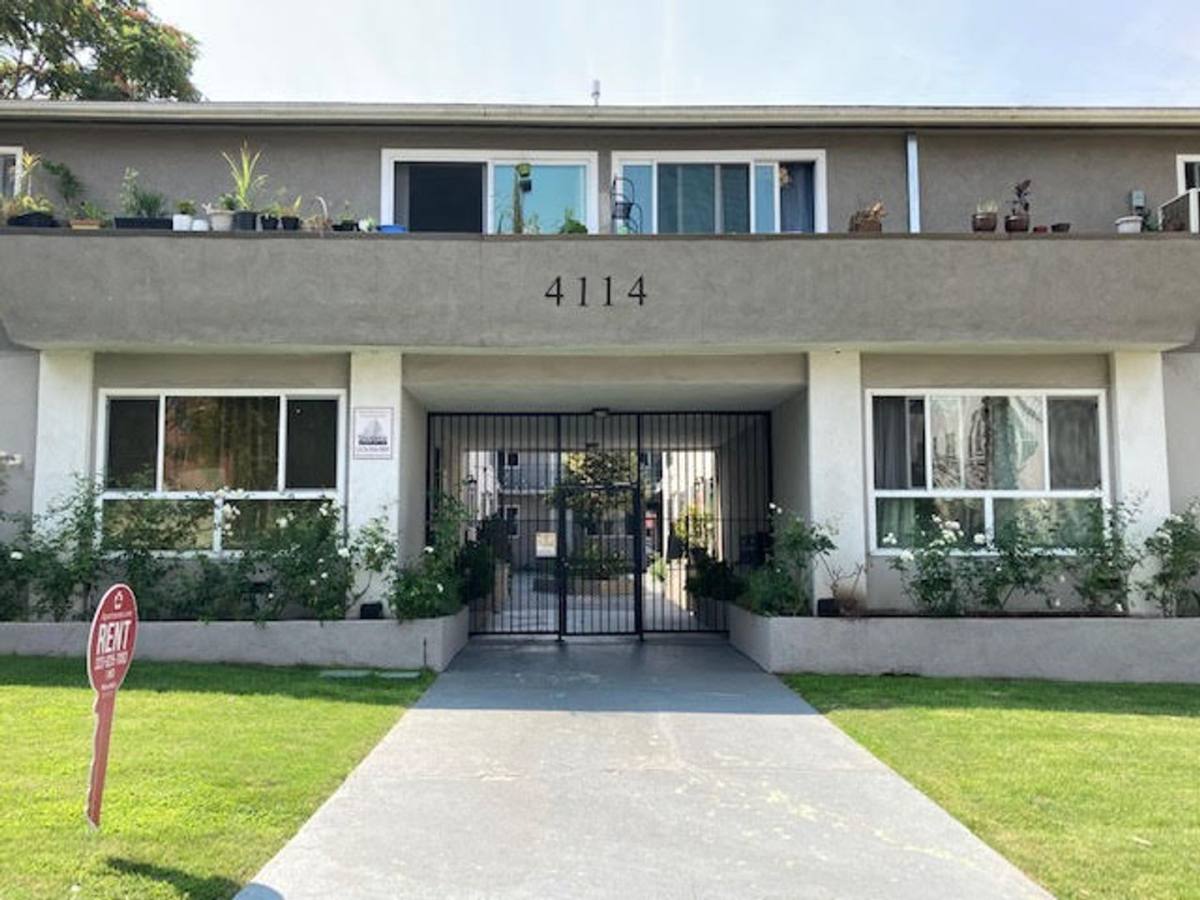 Apartment for rent at 4114 Rosewood Ave, Los Angeles, CA 90004