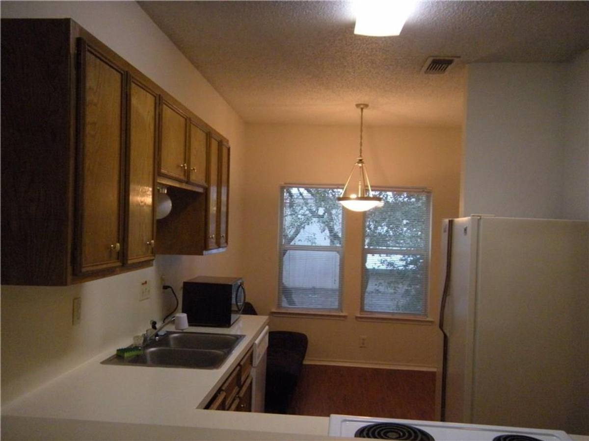 Apartment for rent at 2414 Longview St #305, Austin, TX 78705