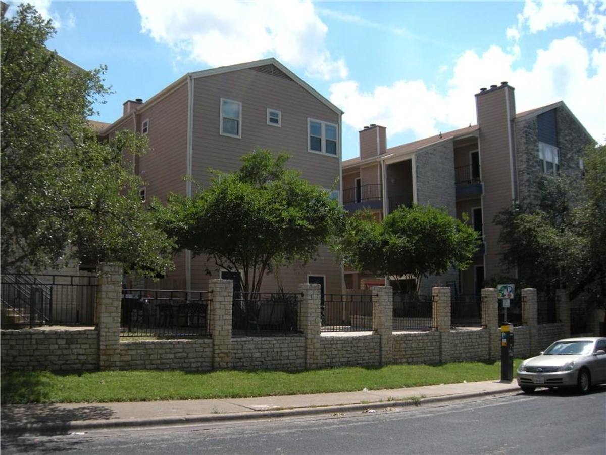 Apartment for rent at 2414 Longview St #305, Austin, TX 78705