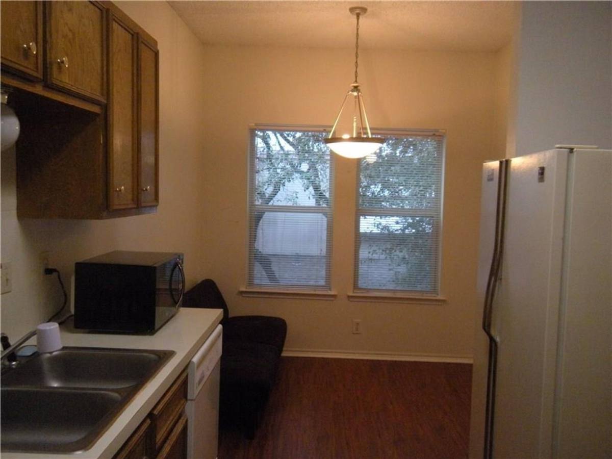 Apartment for rent at 2414 Longview St #305, Austin, TX 78705