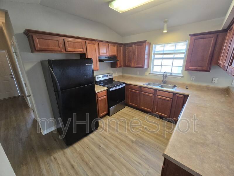 House for rent at 3115 Flintlock Dr, Pensacola, FL 32526