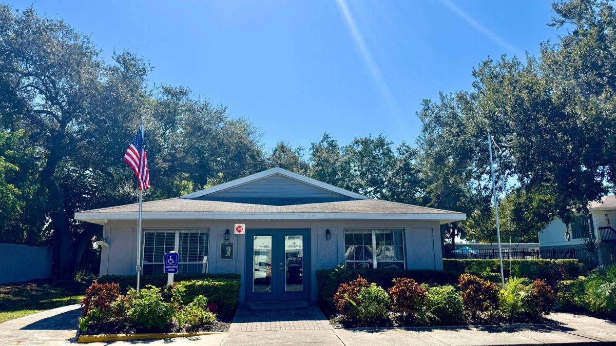 Apartment for rent at 301 Seacrest Dr, Largo, FL 33771