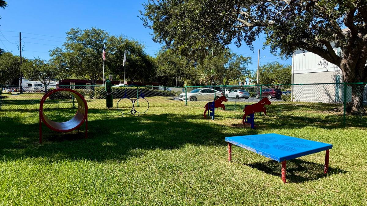 Apartment for rent at 301 Seacrest Dr, Largo, FL 33771