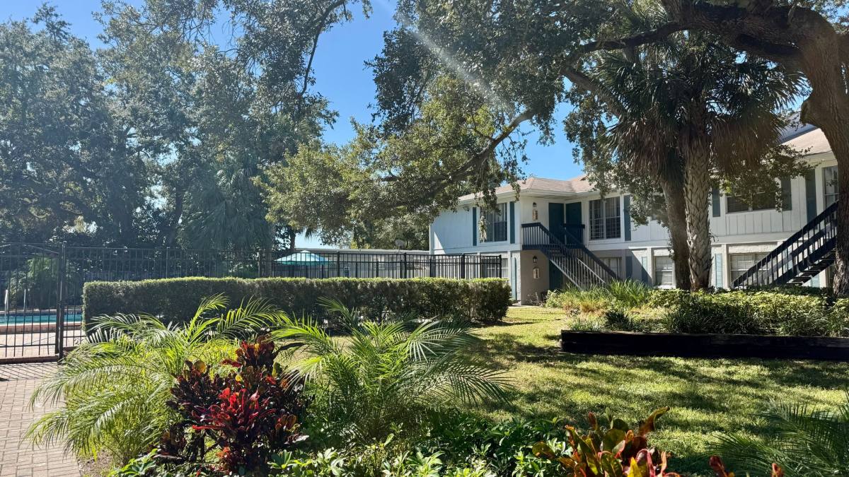 Apartment for rent at 301 Seacrest Dr, Largo, FL 33771