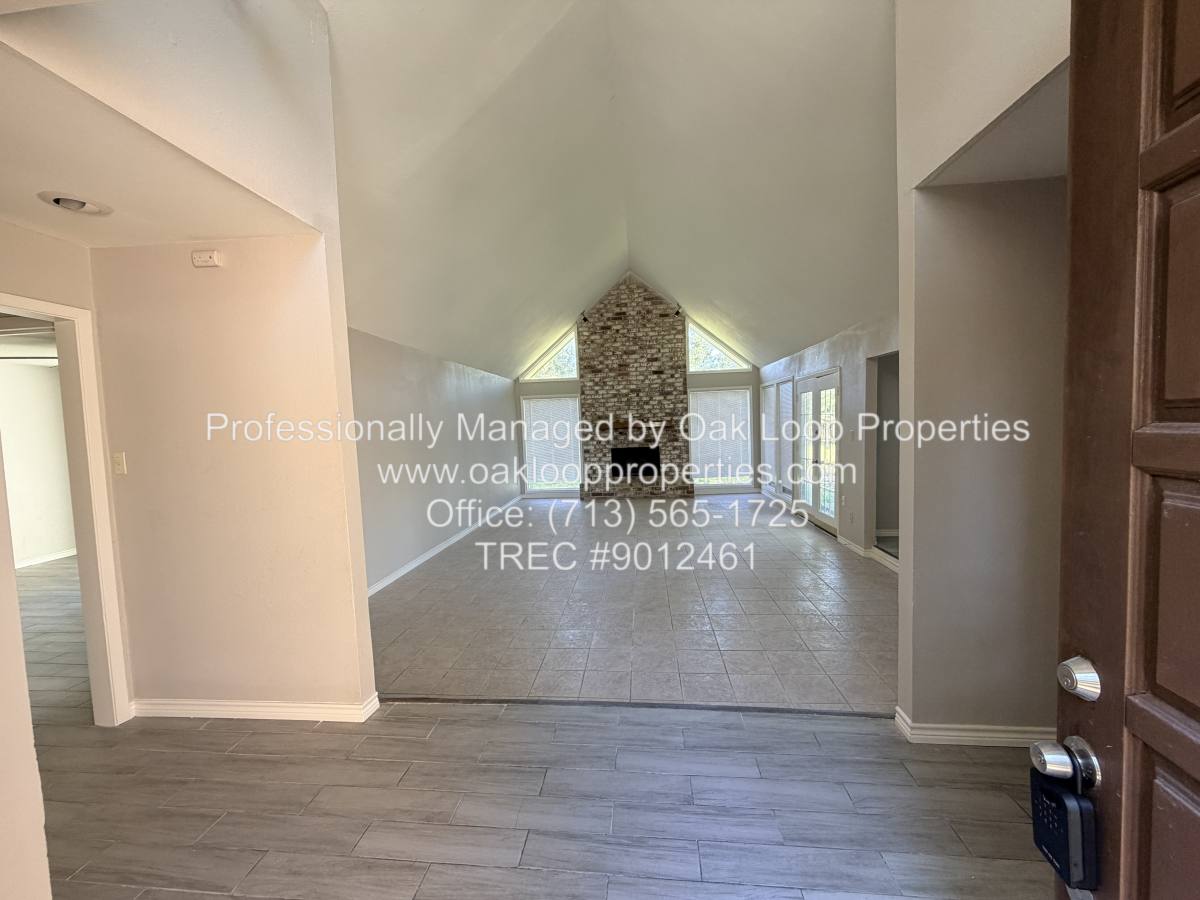 House for rent at 1607 Chestnut Ridge Rd, Kingwood, TX 77339