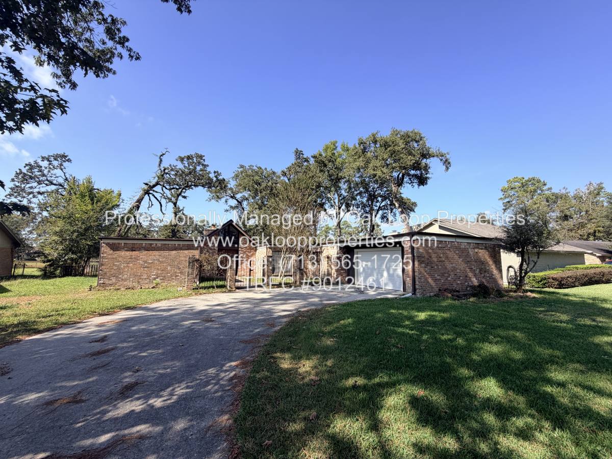 House for rent at 1607 Chestnut Ridge Rd, Kingwood, TX 77339