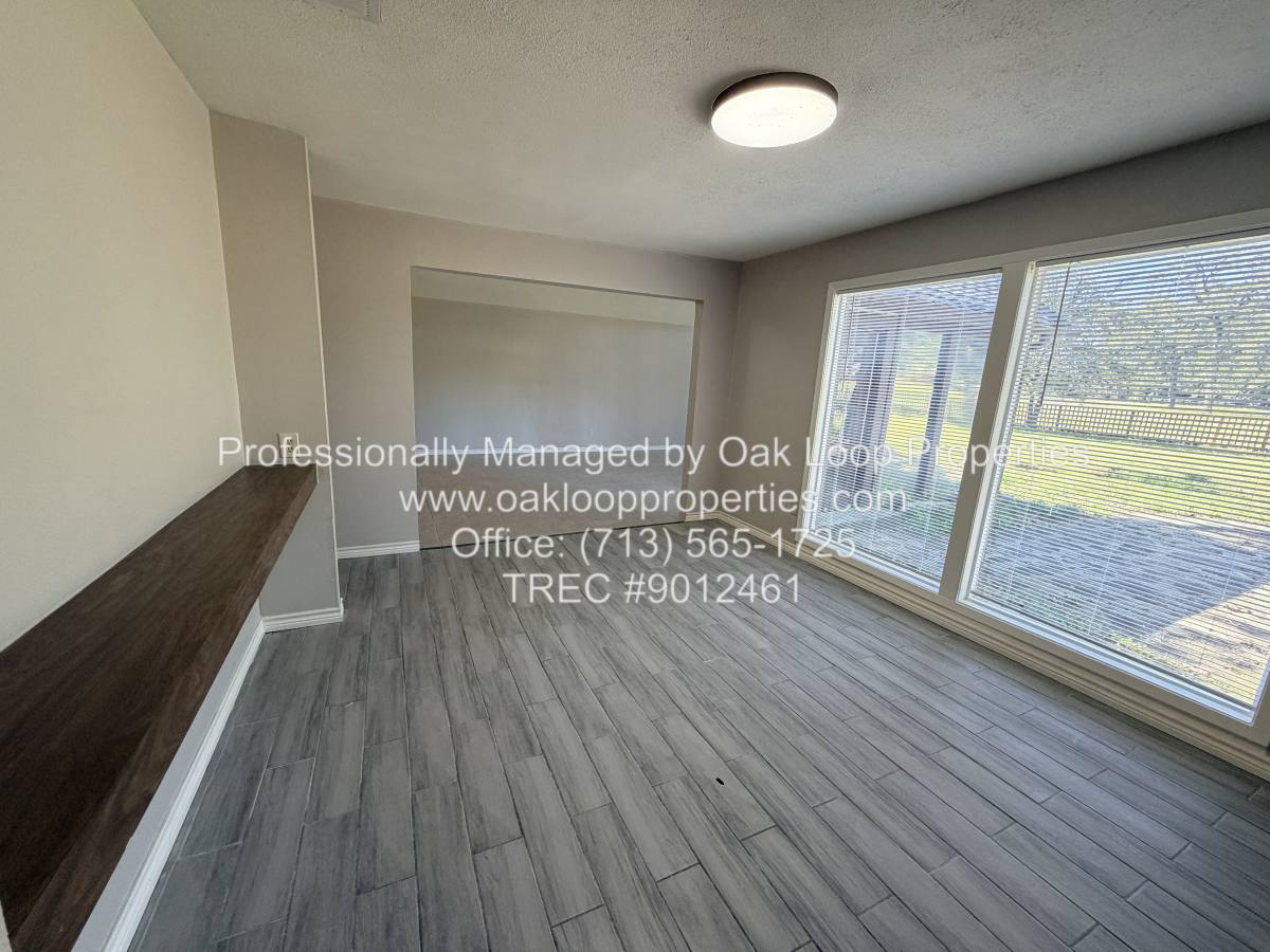 House for rent at 1607 Chestnut Ridge Rd, Kingwood, TX 77339
