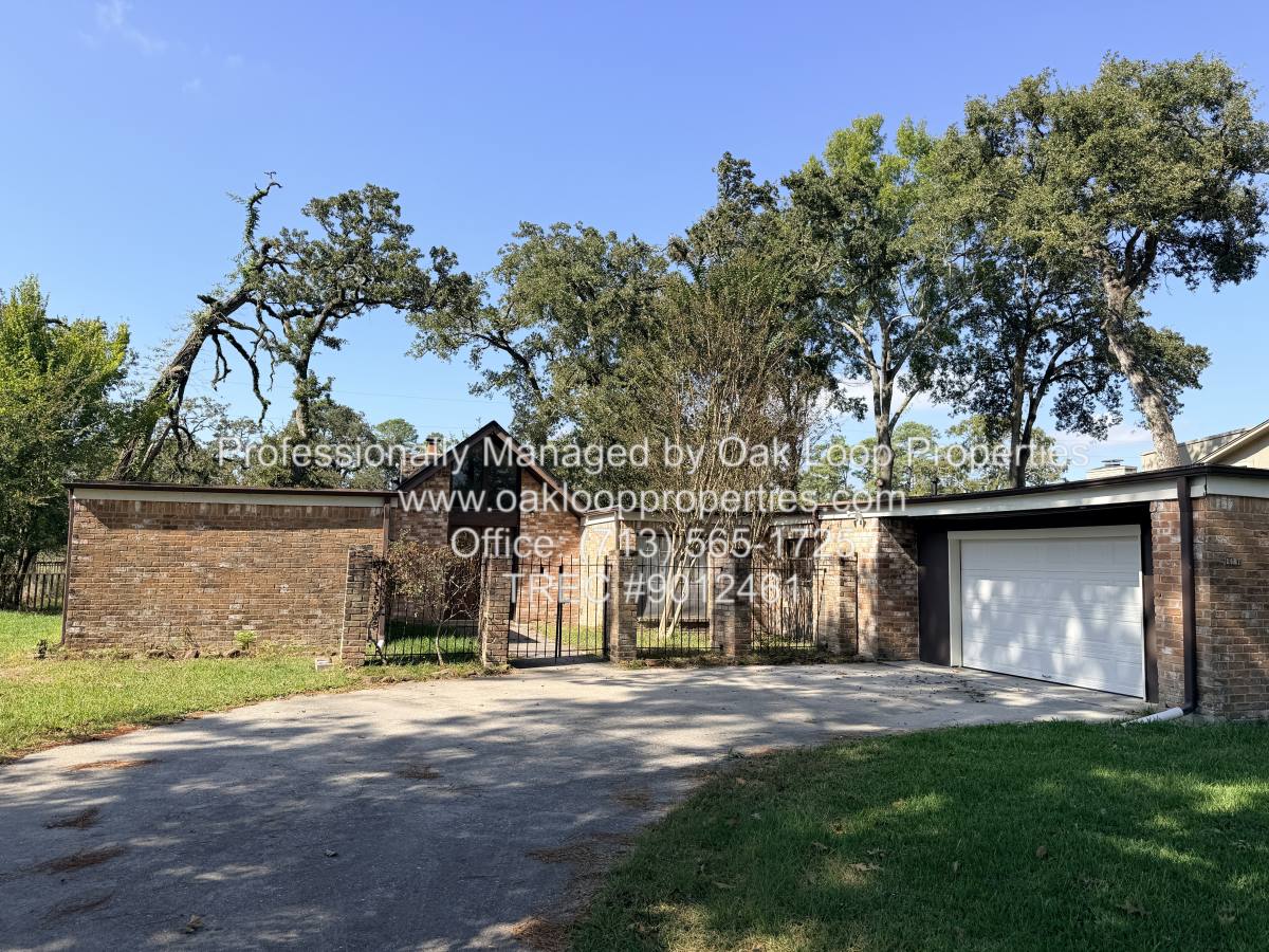 House for rent at 1607 Chestnut Ridge Rd, Kingwood, TX 77339