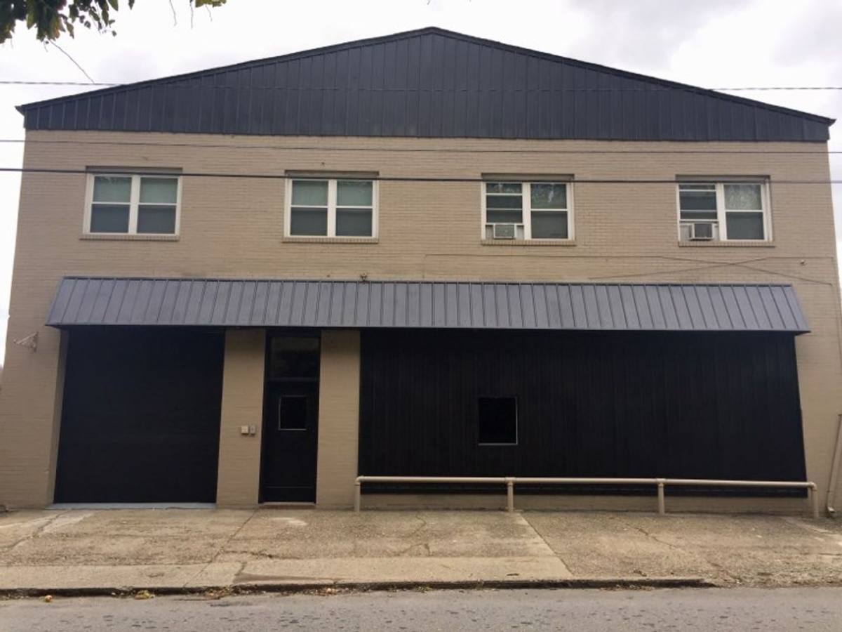 Apartment for rent at 414 E Lincoln Ave, McDonald, PA 15057