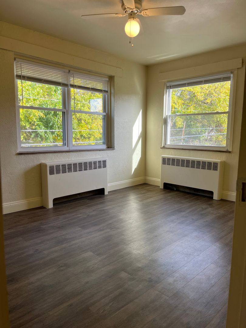 Apartment for rent at 414 E Lincoln Ave, McDonald, PA 15057