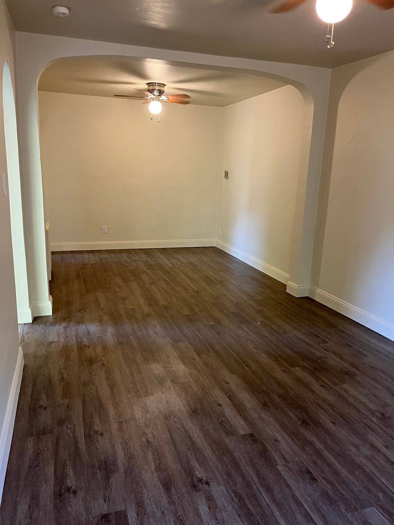 Apartment for rent at 414 E Lincoln Ave, McDonald, PA 15057